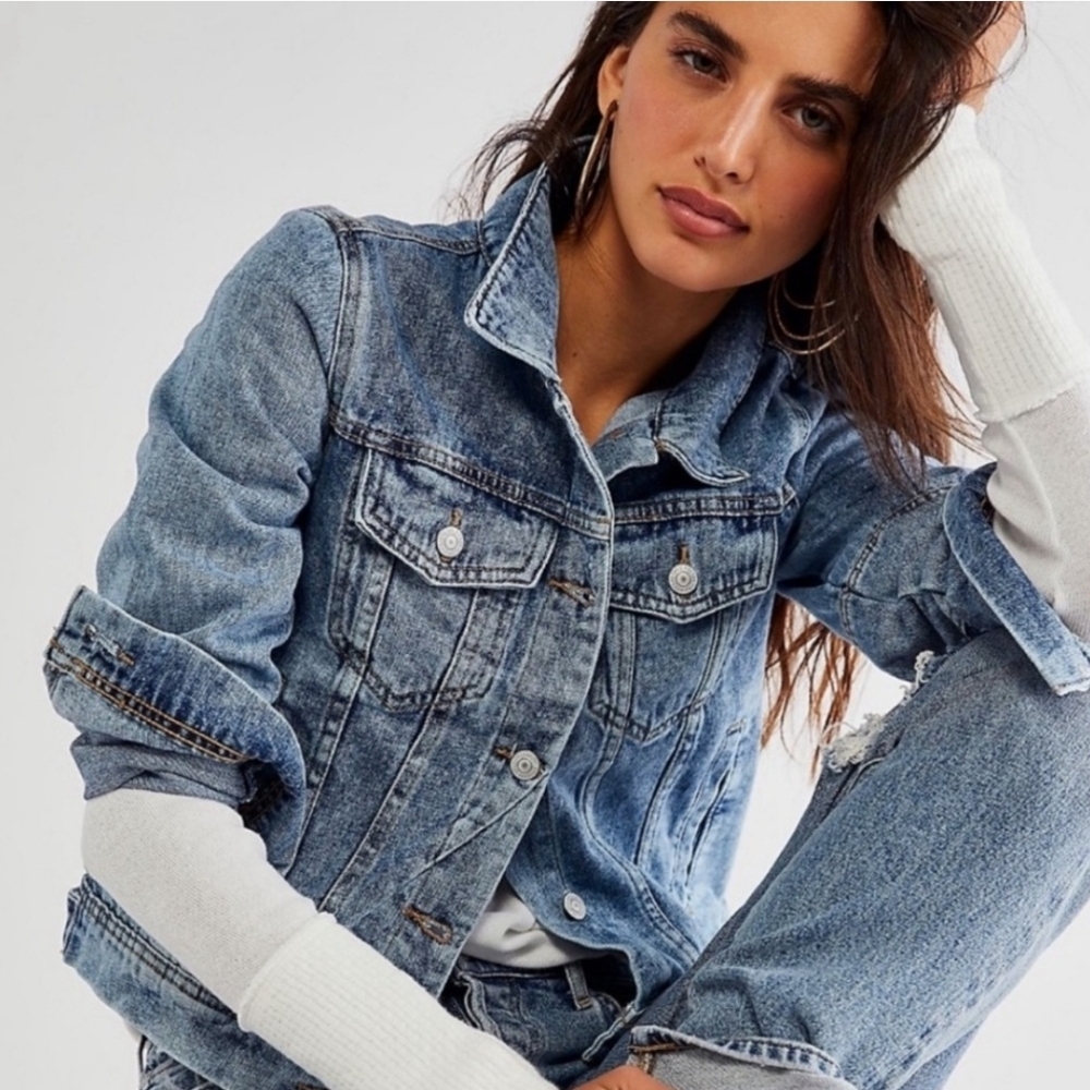 Abercrombie & Fitch Lightly Distressed Blue Classic Denim Jean Jacket Size XS